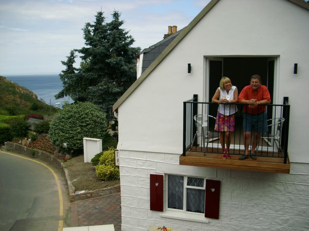 Undercliff Guest House Trinity Exterior photo